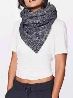 lululemon athletica Charcoal Ribbed Knit Scarf